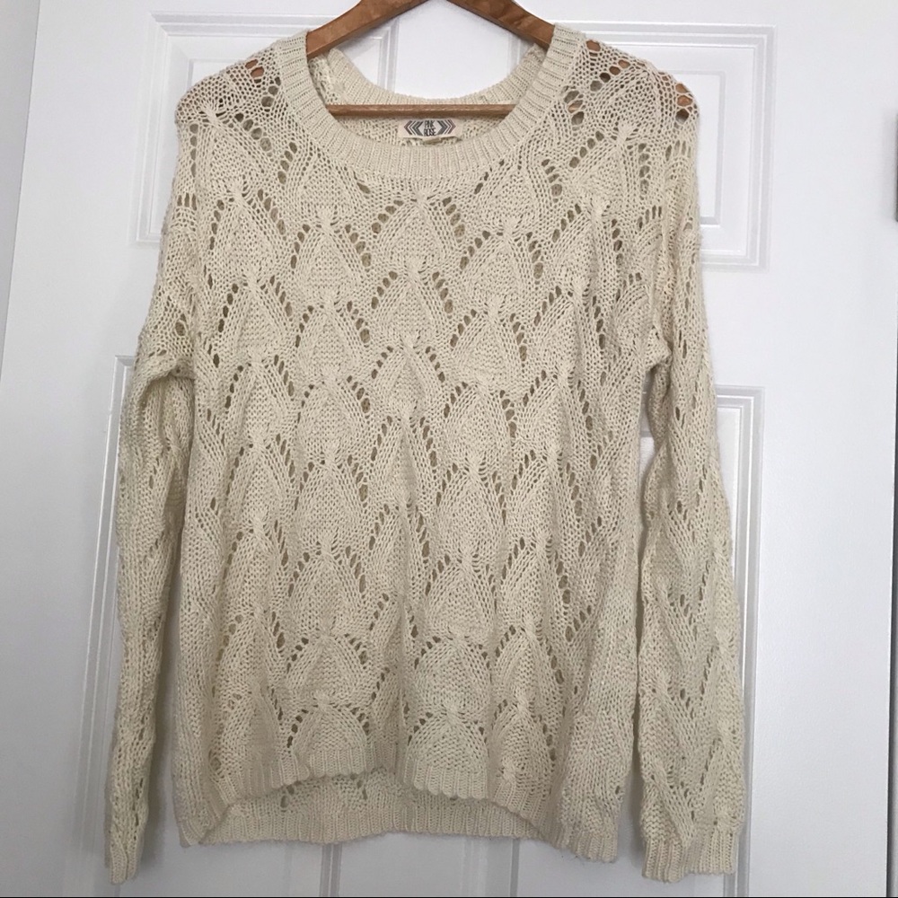 🌟New Listing🌟 Cream Sweater